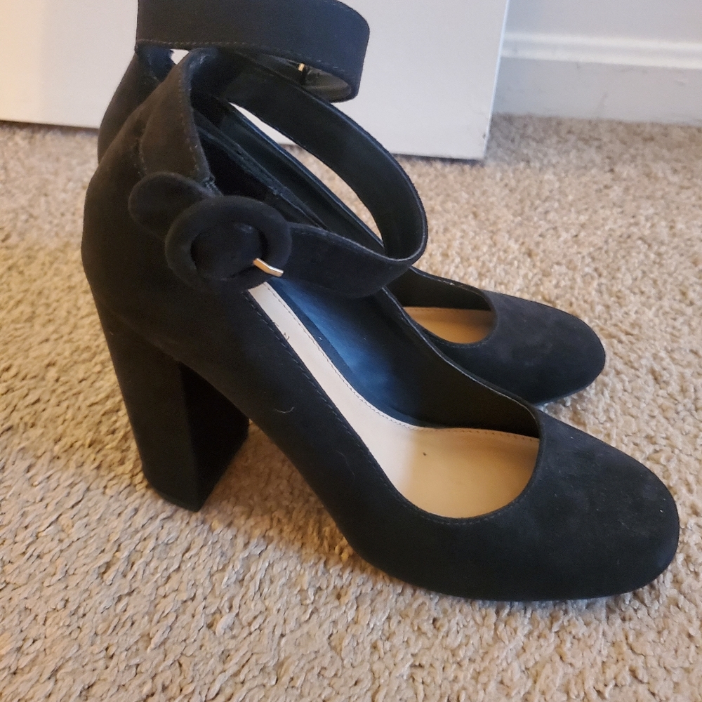 LC black velvet heels size 9